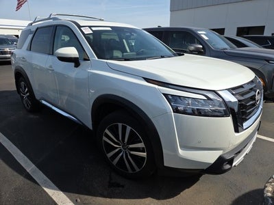 2024 Nissan Pathfinder Platinum
