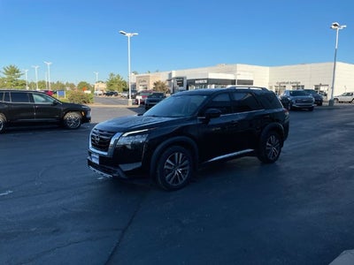 2022 Nissan Pathfinder Platinum