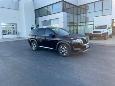 2022 Nissan Pathfinder Platinum