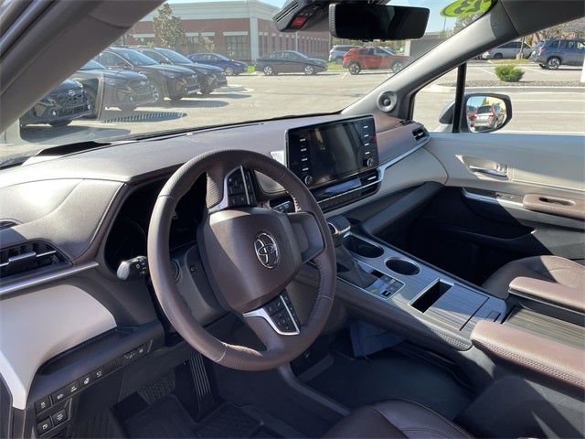 2023 Toyota Sienna Platinum 7 Passenger