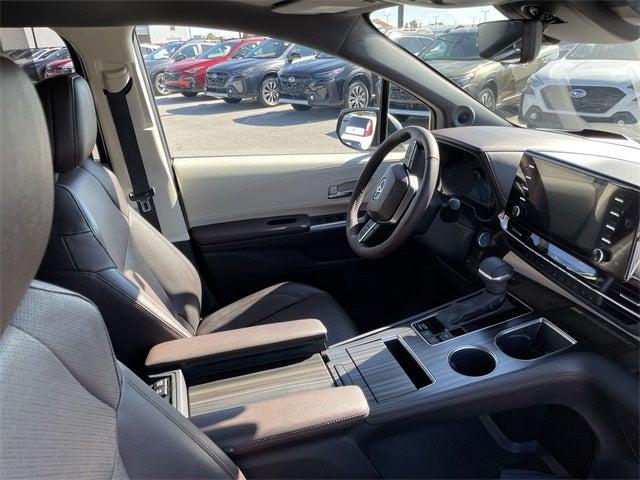 2023 Toyota Sienna Platinum 7 Passenger