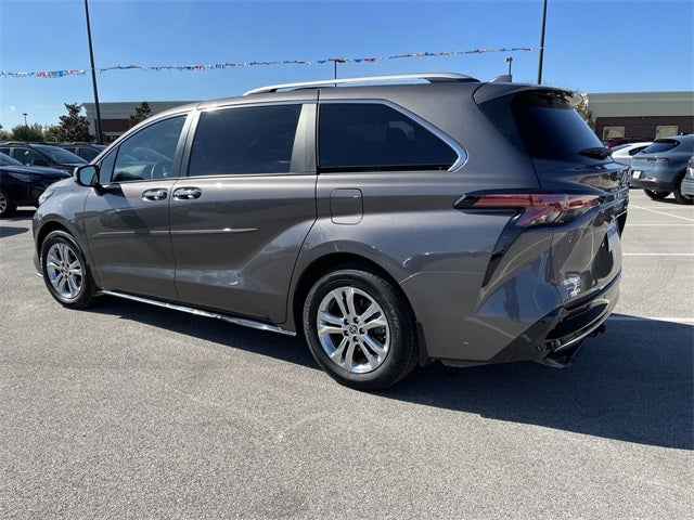 2023 Toyota Sienna Platinum 7 Passenger