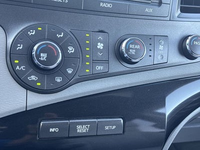 2012 Toyota Sienna LE 8 Passenger