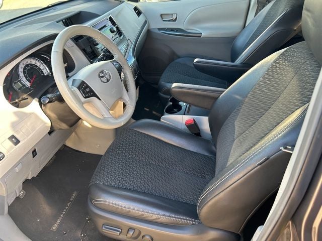 2011 Toyota Sienna SE