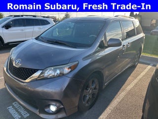 2011 Toyota Sienna SE 8 Passenger