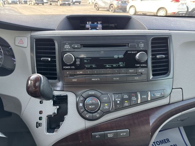 2012 Toyota Sienna XLE 8 Passenger