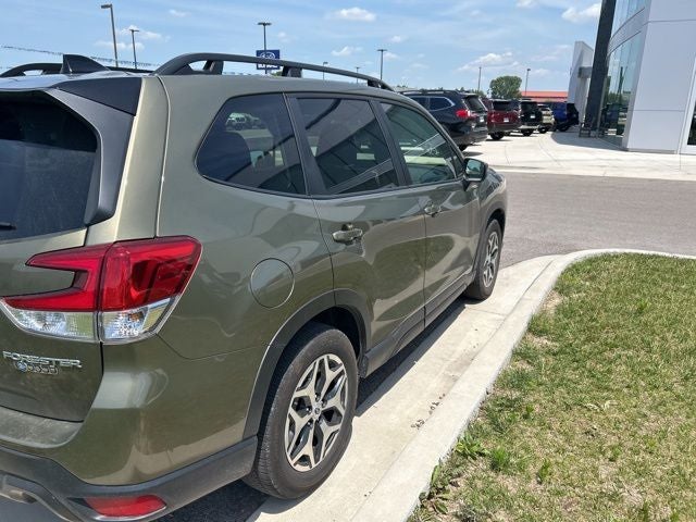 2024 Subaru Forester Premium