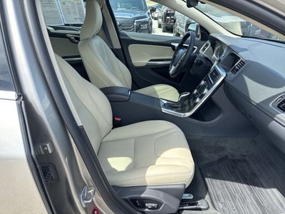 2016 Volvo V60 T5