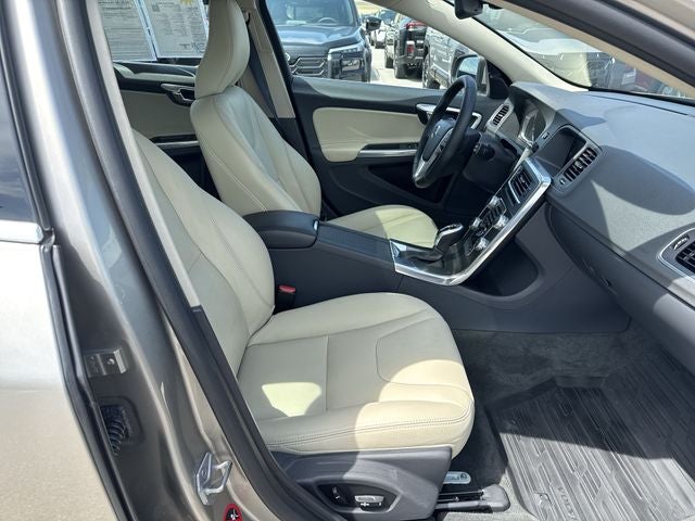 2016 Volvo V60 T5