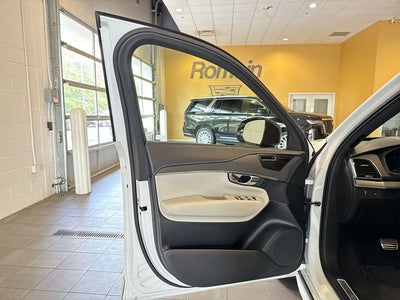 2020 Volvo XC90 T6 R-Design