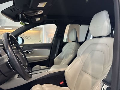 2020 Volvo XC90 T6 R-Design