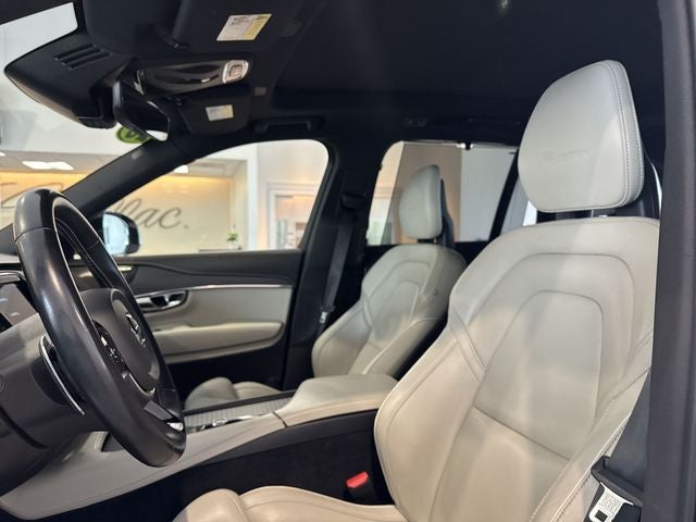 2020 Volvo XC90 T6 R-Design