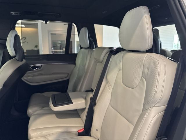 2020 Volvo XC90 T6 R-Design