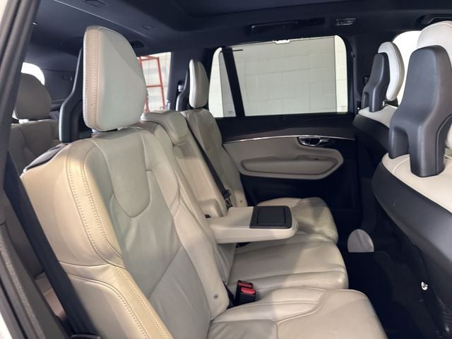 2020 Volvo XC90 T6 R-Design