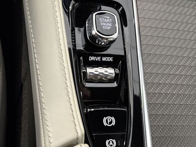 2020 Volvo XC90 T6 R-Design