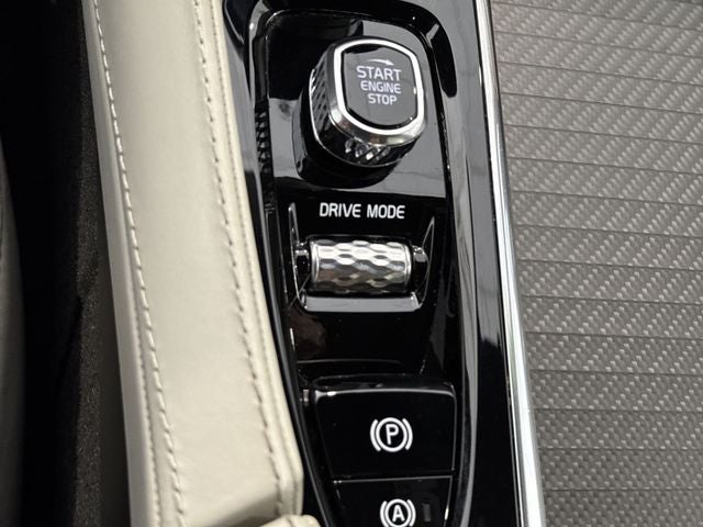 2020 Volvo XC90 T6 R-Design