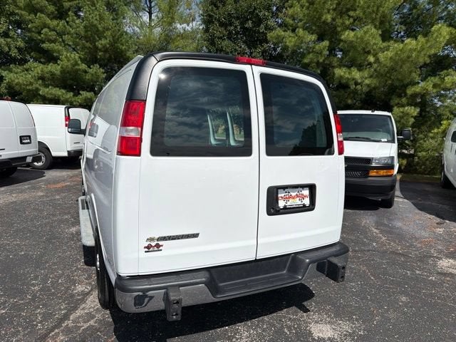 2025 Chevrolet Express Cargo WT