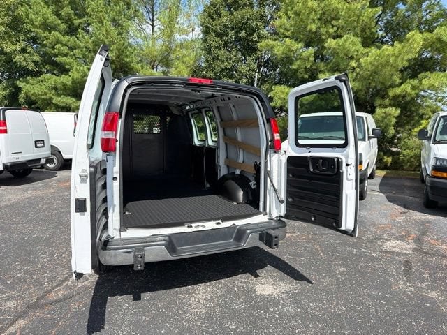 2025 Chevrolet Express Cargo WT