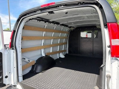 2025 Chevrolet Express Cargo WT