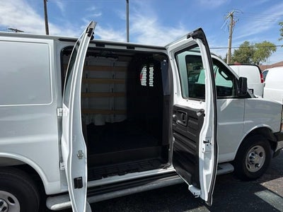 2025 Chevrolet Express Cargo WT