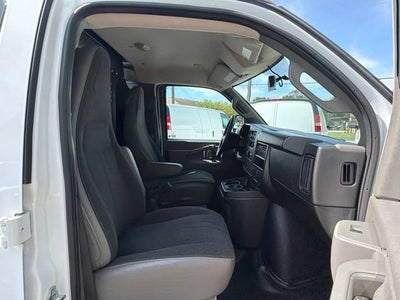 2025 Chevrolet Express Cargo WT
