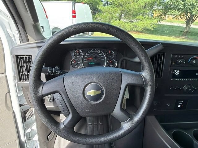 2025 Chevrolet Express Cargo WT
