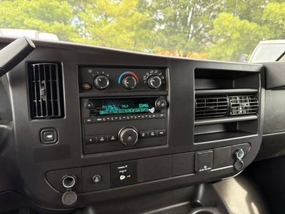2025 Chevrolet Express Cargo WT