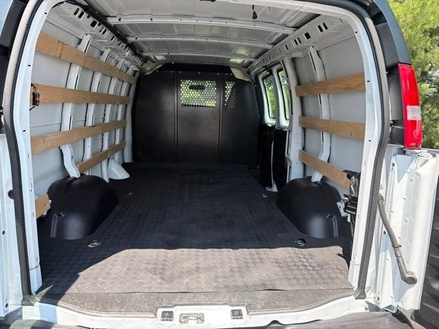 2025 Chevrolet Express Cargo WT