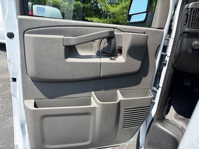2025 Chevrolet Express Cargo WT