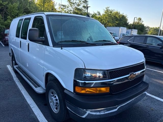 2025 Chevrolet Express Cargo WT