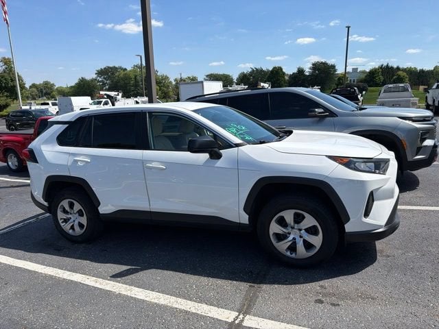 2022 Toyota RAV4 LE