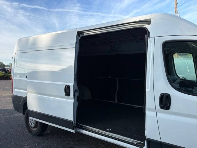2026 RAM ProMaster Cargo Van Tradesman