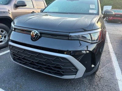 2025 Volkswagen Taos SE