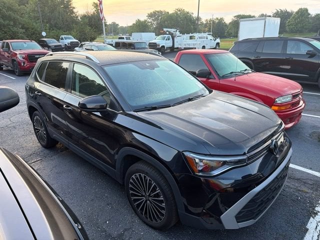 2025 Volkswagen Taos SE