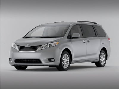 2012 Toyota Sienna XLE V6 8 Passenger