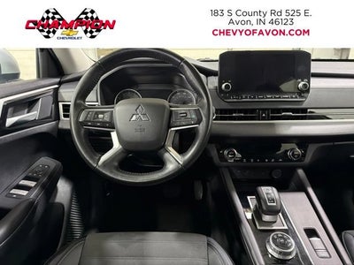 2024 Mitsubishi Outlander SE