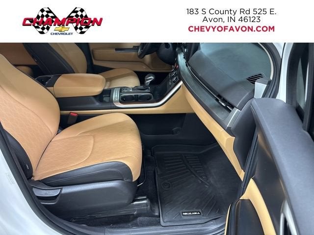 2024 Kia Carnival LX